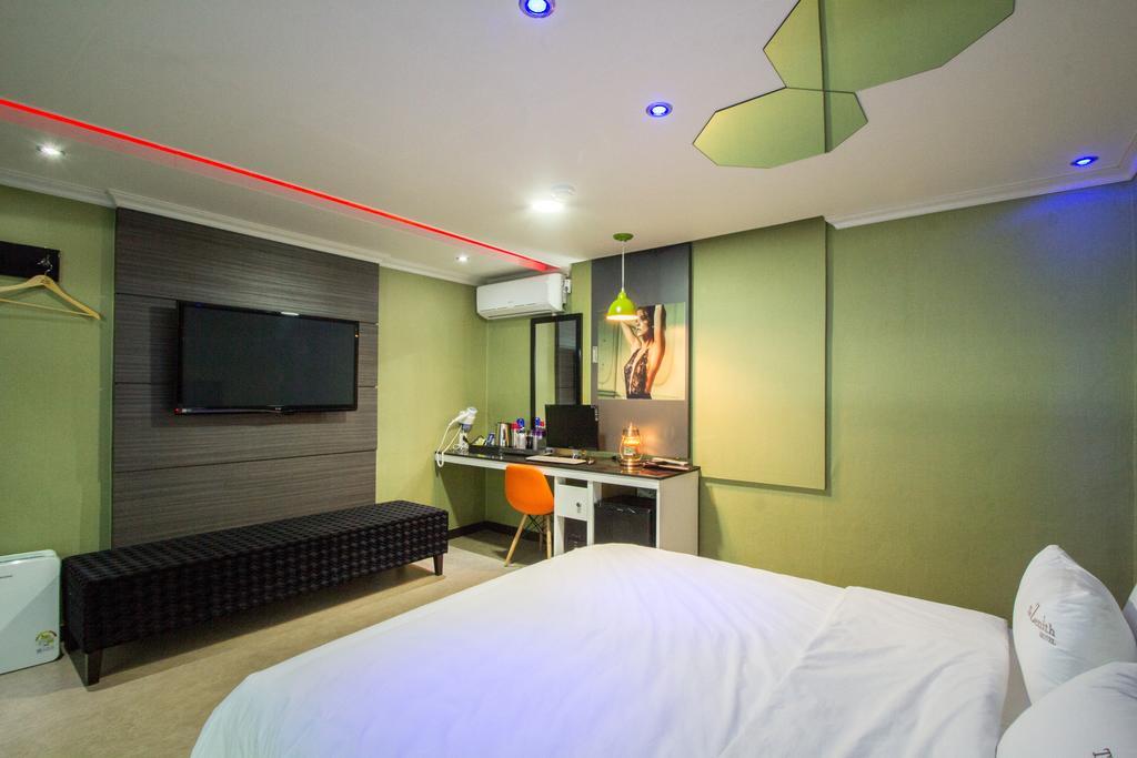 بوسان The Zenith Hotel الغرفة الصورة