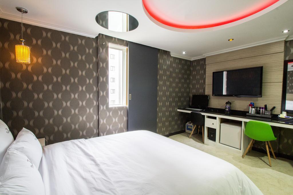 بوسان The Zenith Hotel الغرفة الصورة